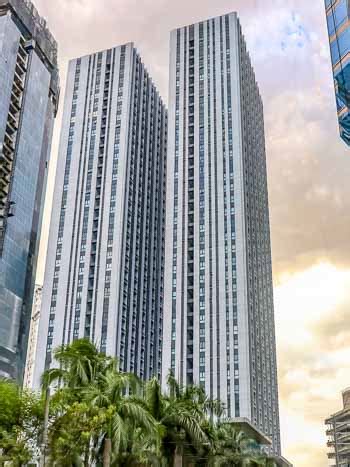 Apartments For Rent in The Sapphire Bloc .